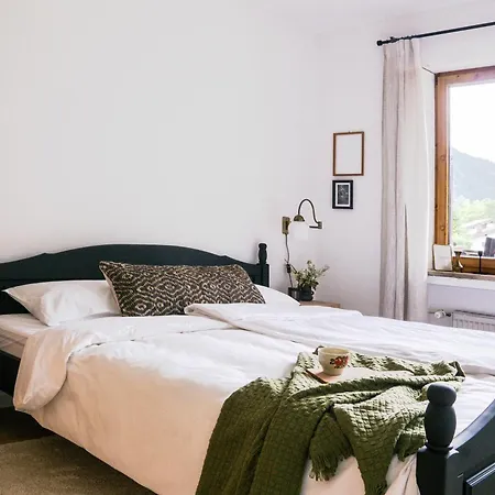 Servus O'gau Apartment Oberammergau